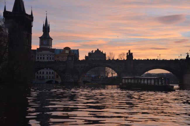 Il fiume Moldava al tramonto. Foto Giuseppe Ferlito